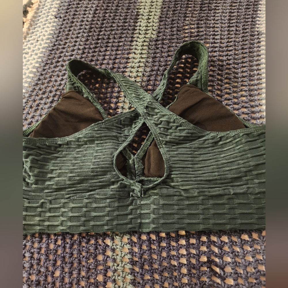 NWT bra with keyhole back buy 1 get one! - Picture 2 of 3